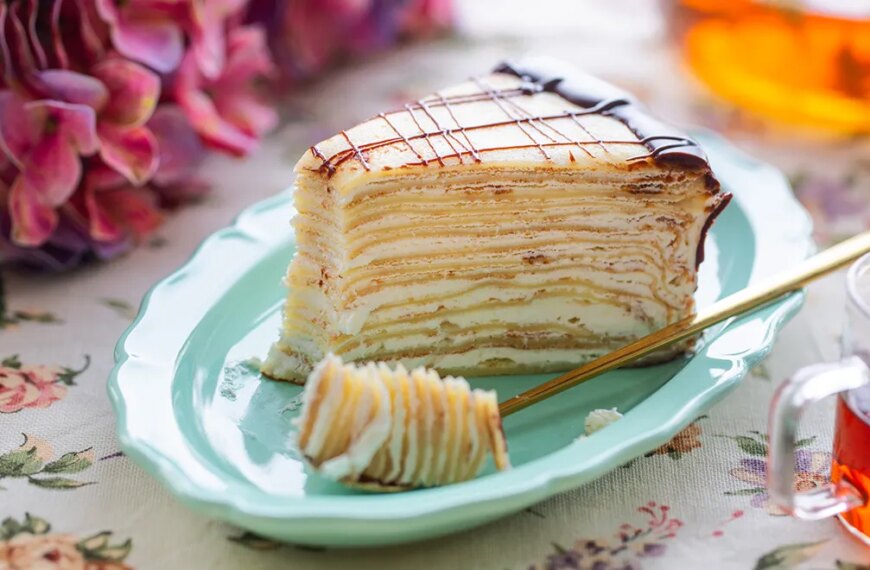 Ніжний млинцевий торт із вершковим сиром: покроковий рецепт з фото