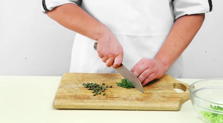 Золотисті тости з яєчнею та хрумким беконом: покроковий рецепт із фото 4