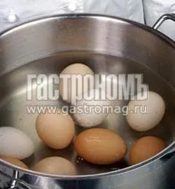 Ніжні фаршировані яйця з креветками: покроковий рецепт із фото 2