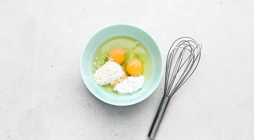 Салат «Загадка» з яєчними млинцями: ніжний смак та аромат, рецепт на 360 ккал 2