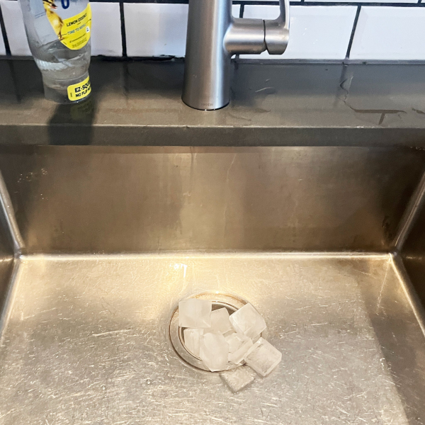 Огляд та інструкція: Як правильно чистити сміттєвий подрібнювач 4