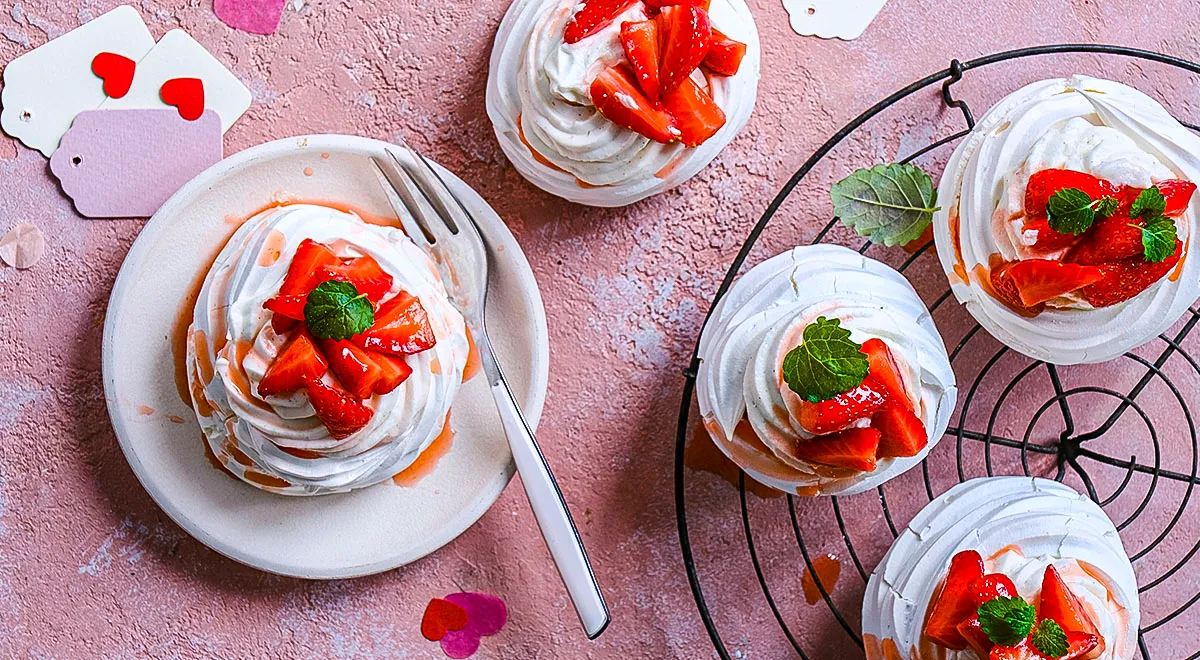 Ніжні міні-Павлови з вершковим сирним кремом: повітряний десерт з фото-інструкцією 1