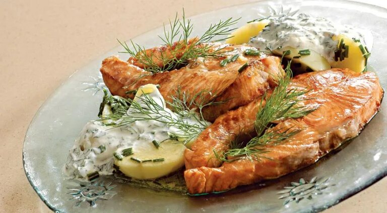 Лосось під ніжною м'ятною заправкою з апетитним картопляним салатом 12