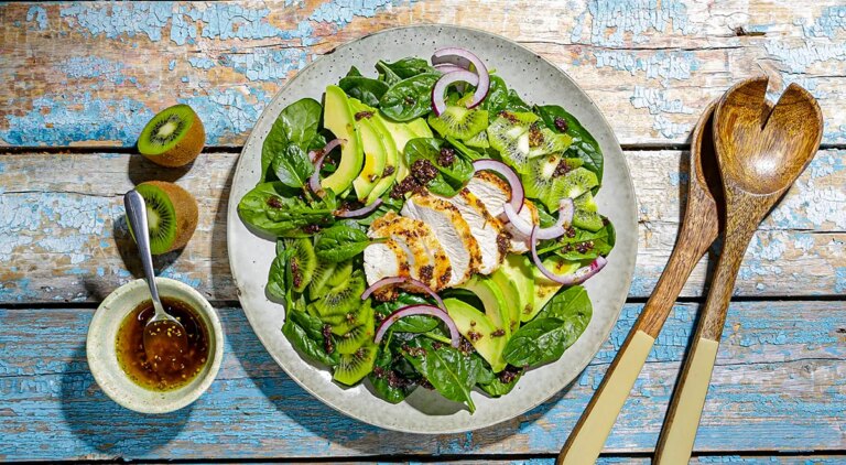 Салат з ківі та куркою: ніжний смак та легкість у кожній ложці 17