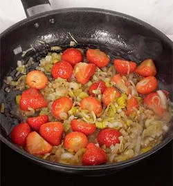 Телятина з полуницею та розмарином: ніжний смак у кожному шматочку 7