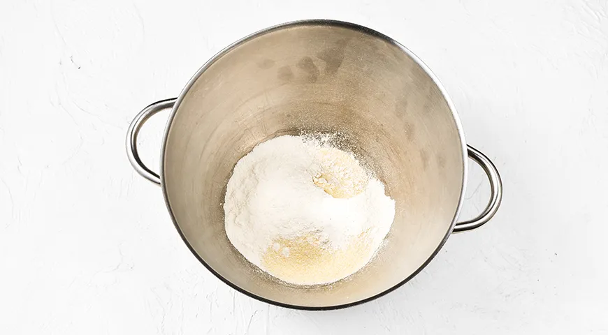 Марокканські млинці з манною крупою: ніжний смак та легкість у кожному шматочку 3