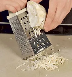 Ніжний крем-суп зі шпинату та кореня селери: легкий рецепт для вашого здоров'я 2