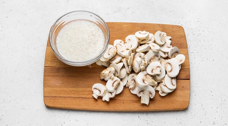 Запашний грибний суп з рисом та картоплею: покроковий рецепт з фото 31