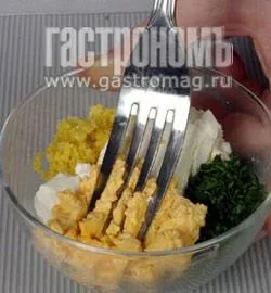 Ніжні фаршировані яйця з креветками: покроковий рецепт із фото 7