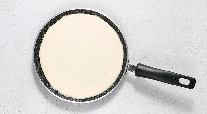 Ніжні млинці на ряжа́нці: легкий та смачний рецепт за кілька кроків 6