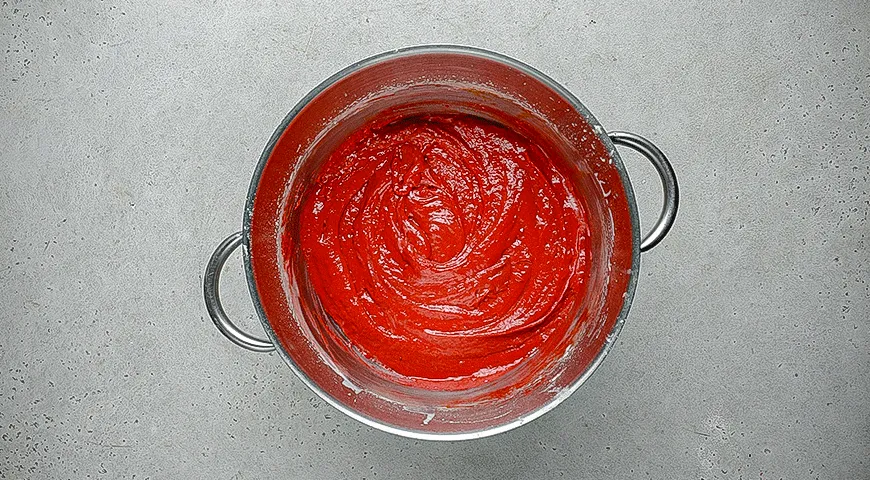 Неймовірний торт "Червоний оксамит" з сирним кремом: покроковий рецепт смаколику з фото 4