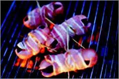 Соковиті сардельки-гриль, фаршировані з любов’ю: детальний рецепт з фото