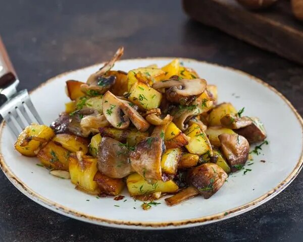 Пісна печеня з картоплею фрі: покроковий рецепт з фото