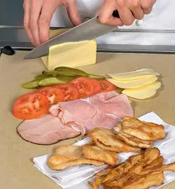 Апетитний клуб-сендвіч: ваш ідеальний рецепт з фото та розрахунком калорій 5