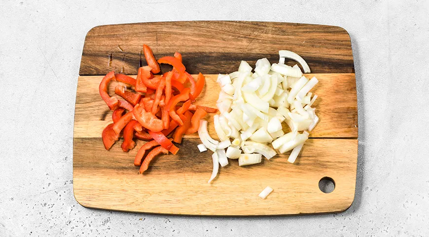 Ніжний пангасіус із запашною картоплею, запечені до золотистої скоринки: покроковий рецепт вашої ідеальної вечері 5