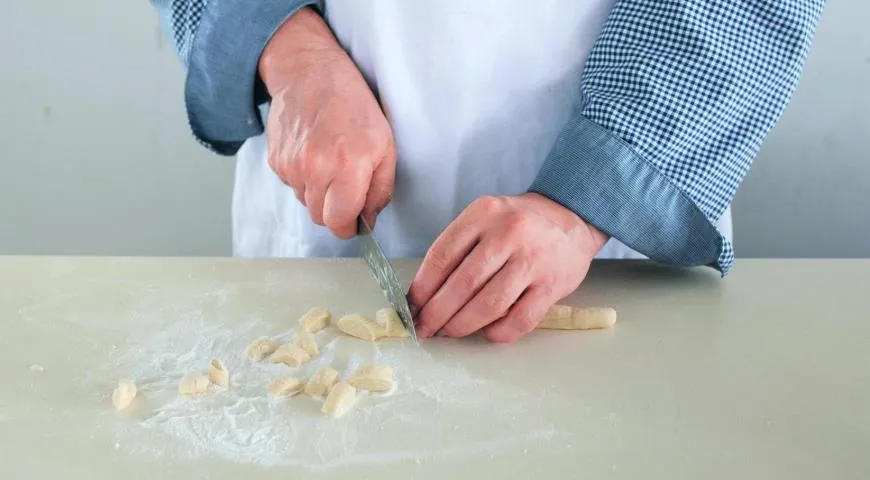 Ніжний молочний суп з пухкими кльоцками: покроковий рецепт з фото 3