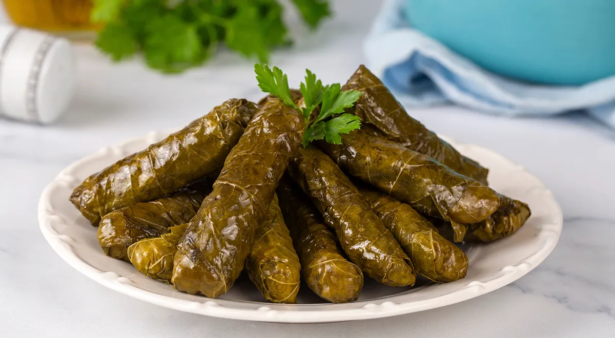 Грецькі долма з виноградного листя: соковитий рецепт з фото 1