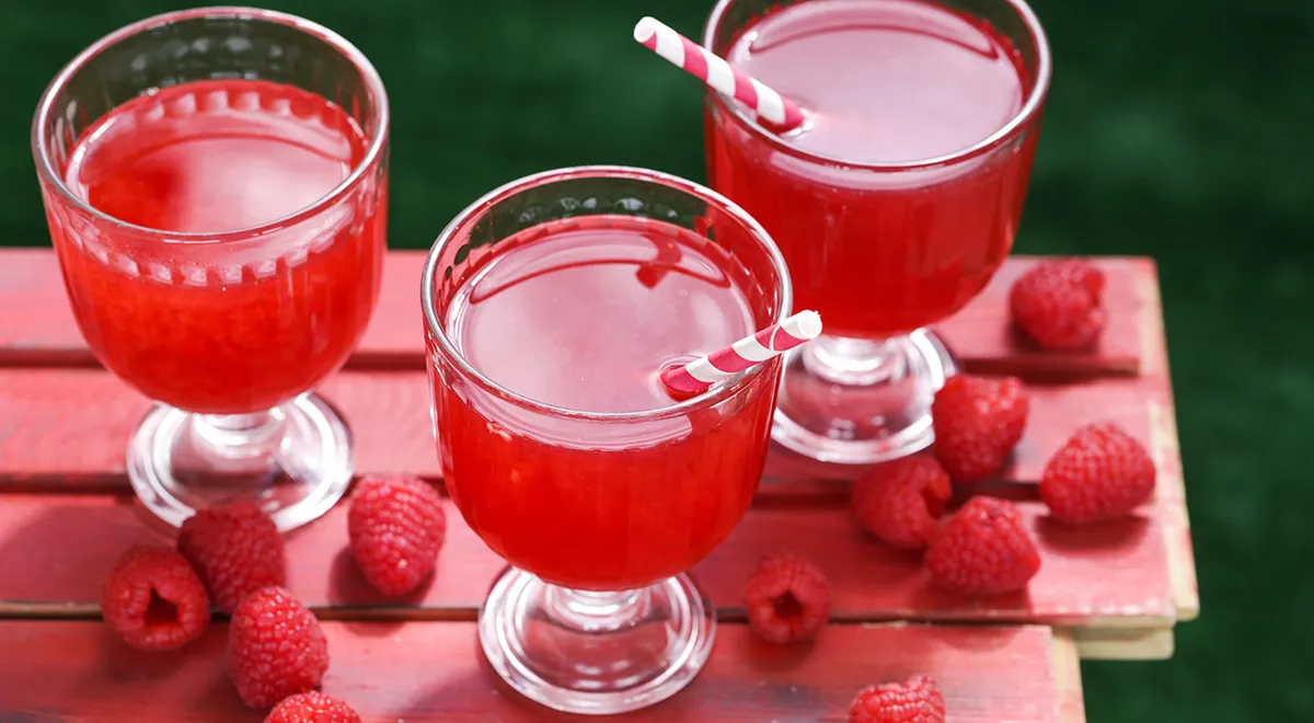 Домашній узвар із замороженої малини: смак літа за 89 ккал 1