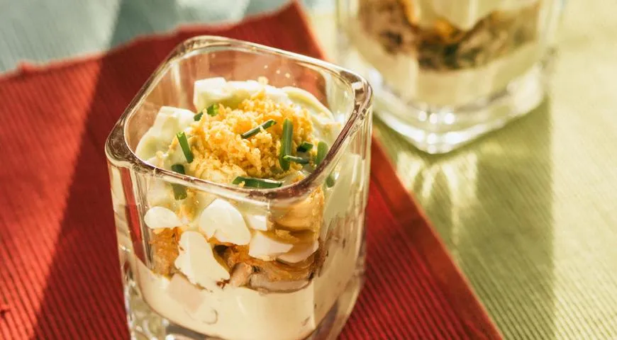 Ніжний салат у келиху: покроковий рецепт з фото 1