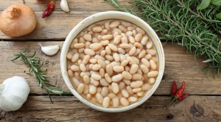 Ароматна біла квасоля з чебрецем та часником: смачний та корисний рецепт 3