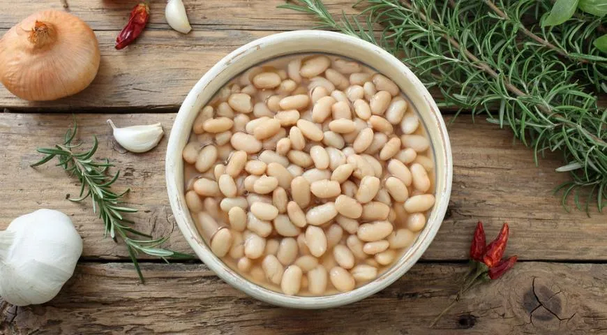 Ароматна біла квасоля з чебрецем та часником: смачний та корисний рецепт