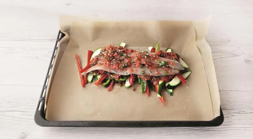 Риба в конверті з овочами: легка та ароматна страва, всього 137 ккал! 5