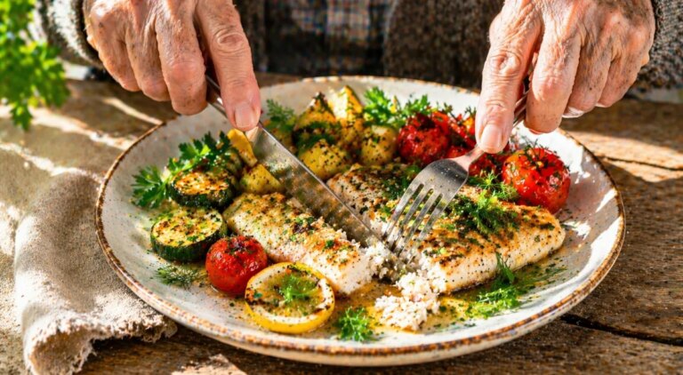 Ключ до 100 років: вчені назвали головні харчові звички 32