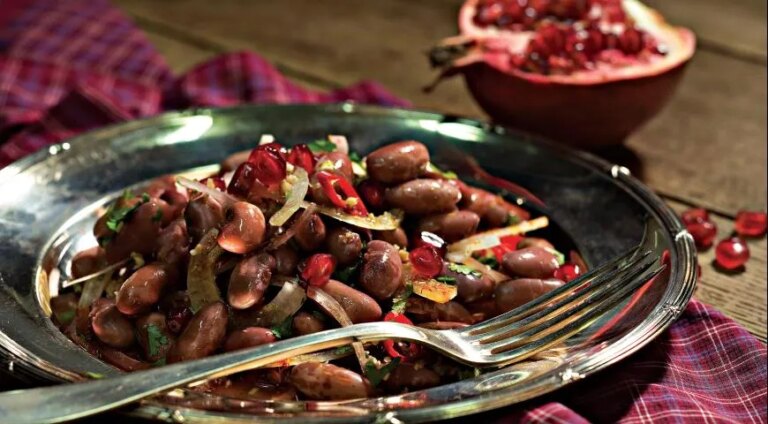 Лобио по-грузинськи: ситна та ароматна страва з квасолі, яка зігріє вас своїм смаком 1