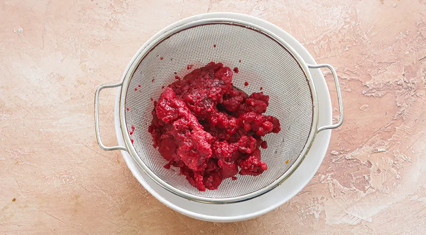 Домашній узвар із замороженої малини: смак літа за 89 ккал 3