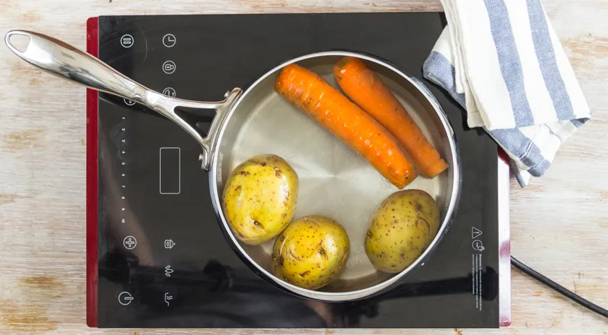 Класичний "Олів'є" по-радянськи: покроковий рецепт неймовірного салату з фото 1