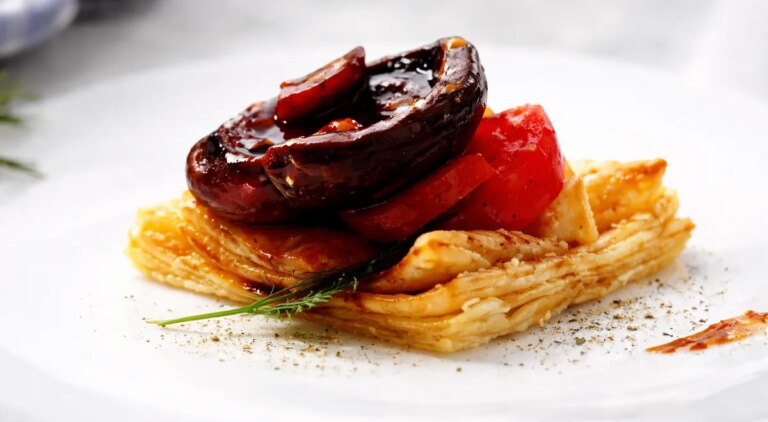 Слойки з грибами, томатами та шавлією: хрусткі, ароматні, з фото! 56