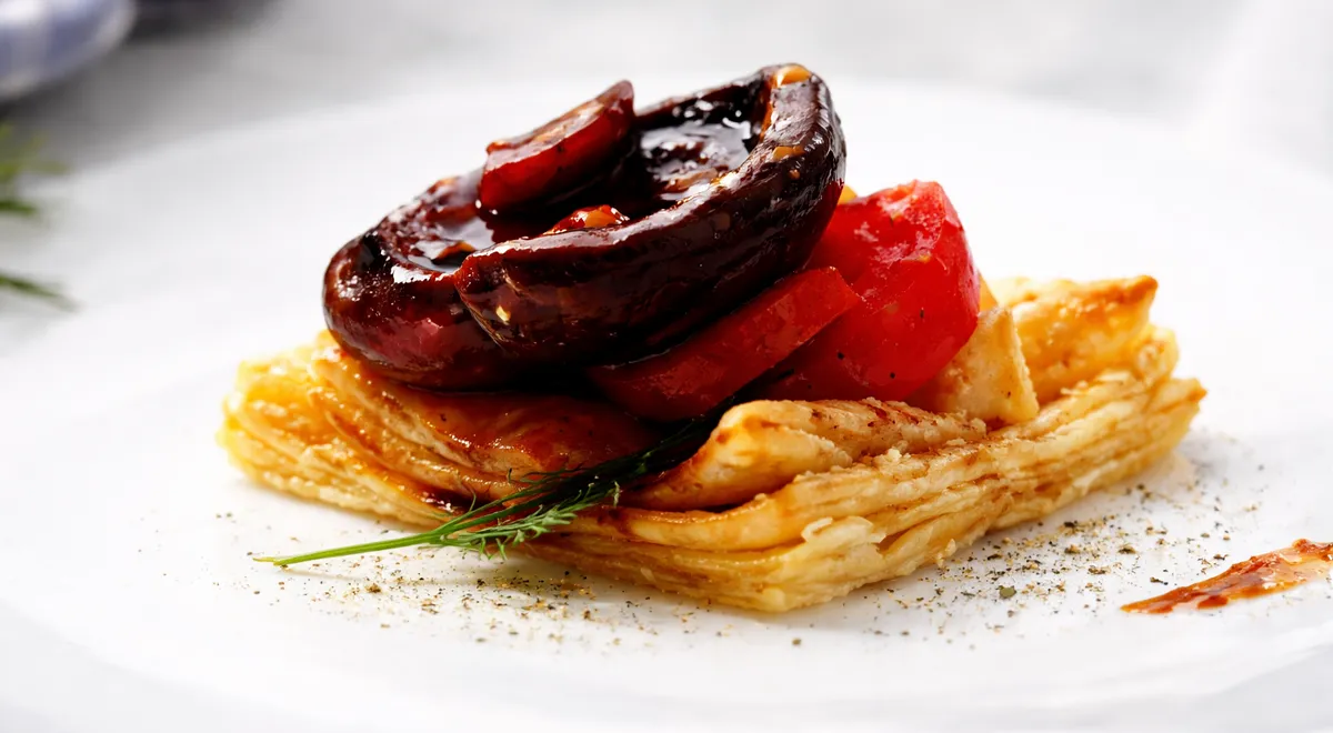 Слойки з грибами, томатами та шавлією: хрусткі, ароматні, з фото! 1