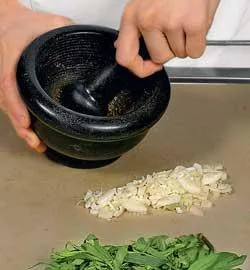 Ніжна свинина, запечена з ароматомними травами: покроковий рецепт із фото 3