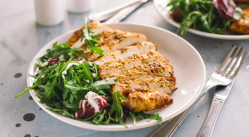 Ніжне куряче філе в йогуртовому маринаді: покроковий рецепт для легкого обіду 1