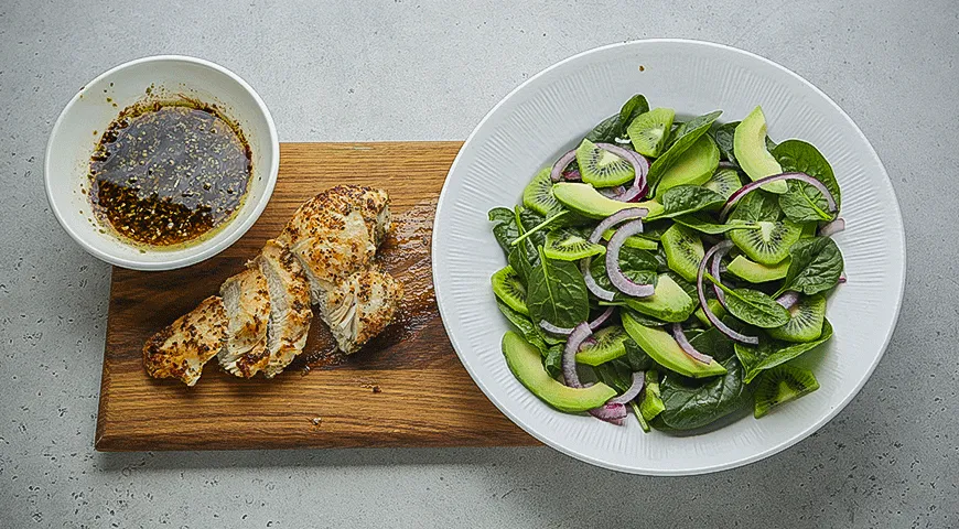 Салат з ківі та куркою: ніжний смак та легкість у кожній ложці 6