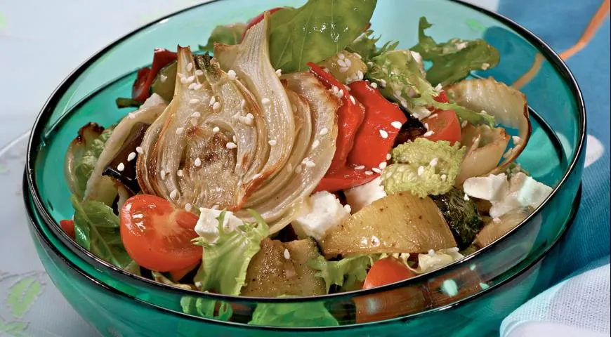 Ароматний салат зі смажених овочів: покроковий рецепт з фото 1