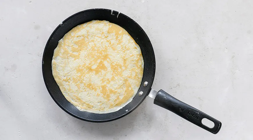 Пишні заварні млинці на сметані: ніжні, повітряні та надзвичайно смачні 5