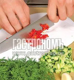 Охолоджуючий йогуртовий суп зі свіжим огірком: легкий рецепт для спекотного дня 2