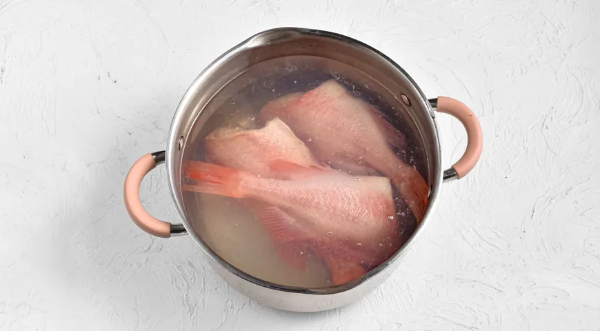 Рибна юшка з морського окуня: покроковий рецепт з фото 4