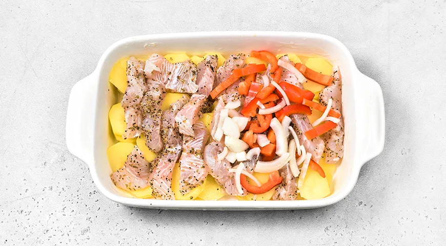 Ніжний пангасіус із запашною картоплею, запечені до золотистої скоринки: покроковий рецепт вашої ідеальної вечері 6