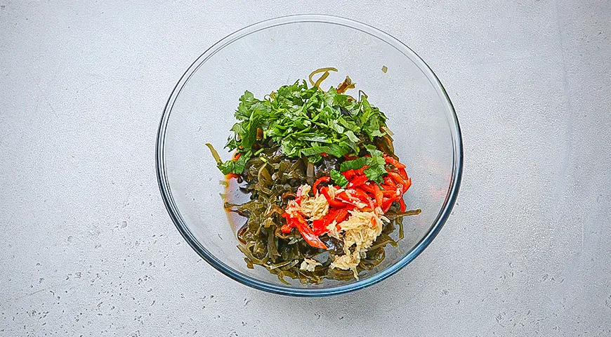 Пікантний салат з морської капусти з чилі-заправкою: легкий рецепт для вас 5