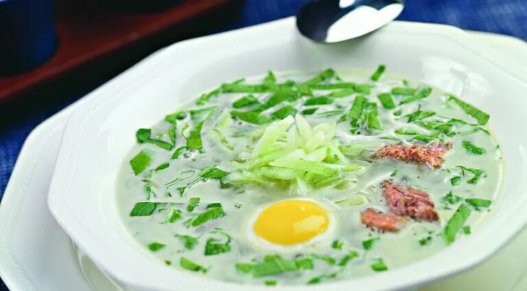 Освіжаючий зелений борщ зі щавлем та ароматною зеленню: покроковий рецепт 18