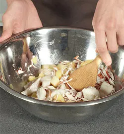 Рибний салат з помідорами та яйцем: легка та ситна закуска на кожен день 4