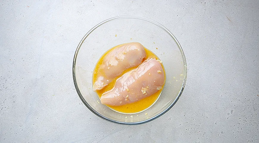 Соковитий салат з куркою, авокадо та грейпфрутом: фоторецепт смаколика на 389 ккал 3