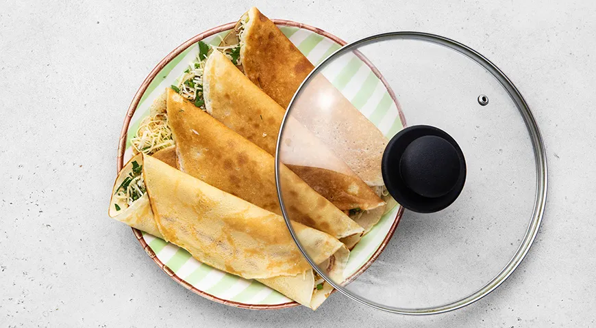 Ніжні млинці з сиром та яйцем: покроковий рецепт з фото 9