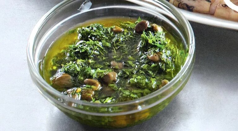 Ароматна та освіжаюча заправка для салату з трав: покроковий рецепт за 168 ккал 16