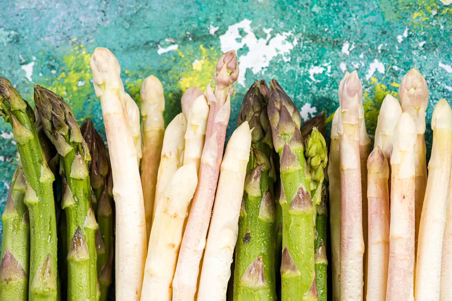 Чому шеф-кухарі люблять білу спаржу: як готувати її вдома, щоб вона виправдала свою ціну 1