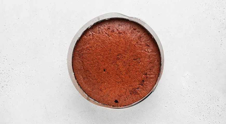 Ніжний шоколадний торт "Кіндер Пінґві" з кремовою начинкою: покроковий рецепт з фото 10