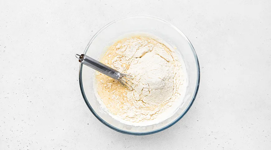 Ніжні млинці з сиром та яйцем: покроковий рецепт з фото 3