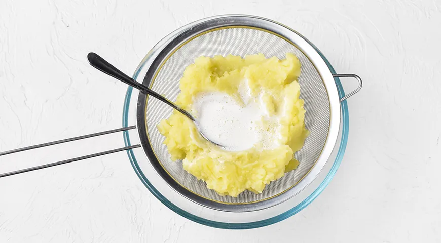 Ніжна Паска з картоплею: Покроковий рецепт неймовірної випічки 4